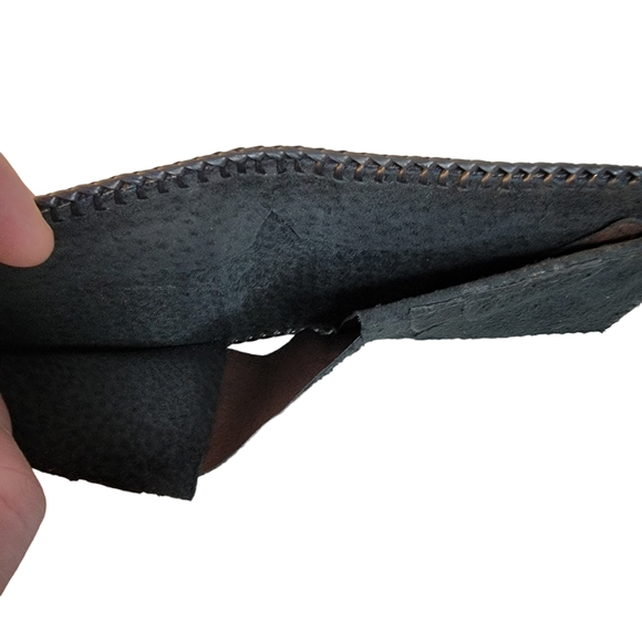 Hand Tooled Vintage Floral Large Mouth Bass Nature Scene Leather Bi-Fold Wallet - Picture 5 of 7